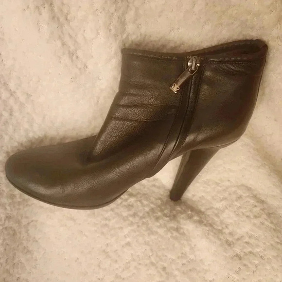 Bottega Veneta Black Leather Ankle Boots - Picture 10 of 16